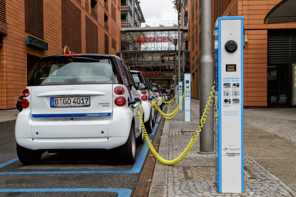 ИКЕМ: Един на всеки 50 нововрегистрирани автомобила у нас е електрически