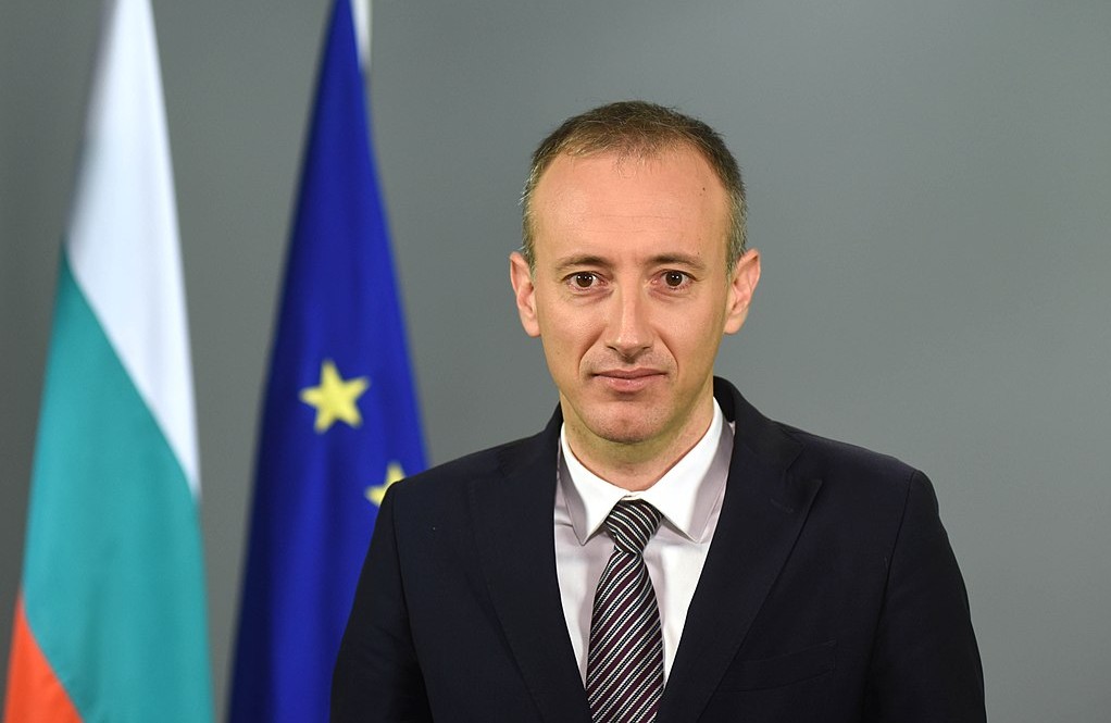 Minister Valchev: The connection between the labor market and the educational institutions is happening, but it is delayed Minister Valchev: The connection between the labor market and the educational institutions is happening, but it is delayed