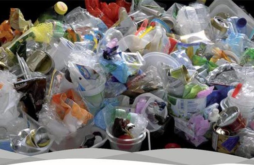 Европарламентът налага забрана на пластмаси за еднократна употреба