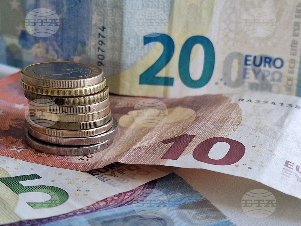 Брутният външен дълг на България е нараснал с близо 21 на сто на годишна база до 53,7 млрд. евро към края на юли Брутният външен дълг на България е нараснал с близо 21 на сто на годишна база до 53,7 млрд. евро към края на юли