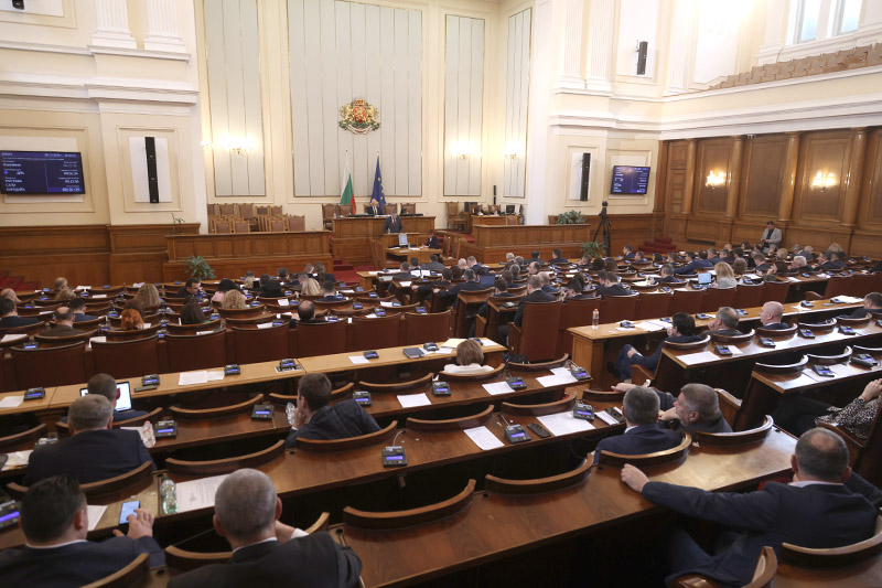 НС прие на второ четене промените в данъчните закони, както и измененията в законите за социално подпомагане и за семейни помощи за деца