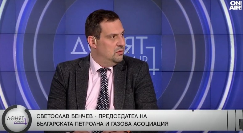 Парадокс при горивата: Високи цени, но повече продадени количества
