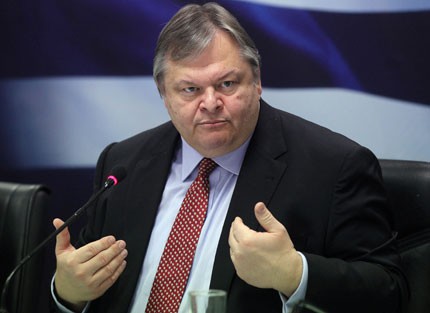 Гръцкият финансов министър Евангелос Ванизолес подаде оставка