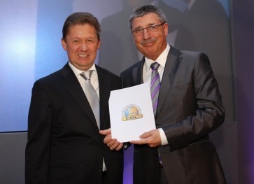 Председателят на БСК и изпълнителен директор на „Овергаз” Сашо Дончев получи награда за цялостен принос към развитието на Европейския делови конгрес