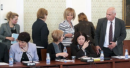 Увеличаване срока за обществено обсъждане на законопроекти поиска БСК на дискусия в НС