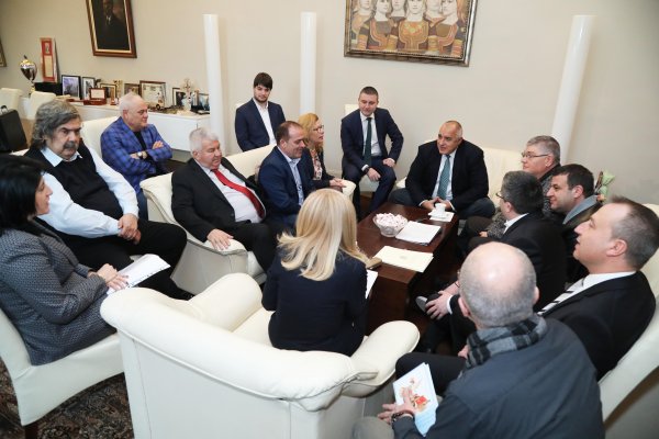 След срещата с Борисов превозвачите отмениха протеста в понеделник